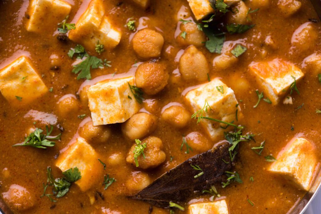 chole-paneer-curry