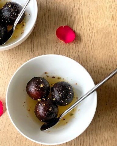 kala gulab jamun