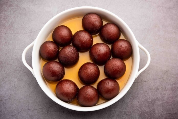 Gulab jamun with khoya