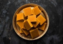 Mango Burfi Recipe With Khoya | Mango Barfi Recipe mango-burfi-